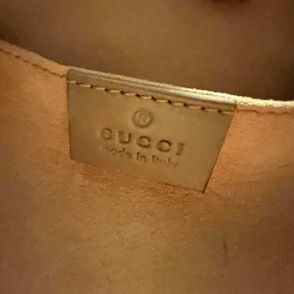 Crossbody- Gucci Marmont small camera bag - Picture 3 of 9